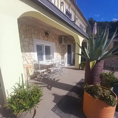 Apartment Lea *